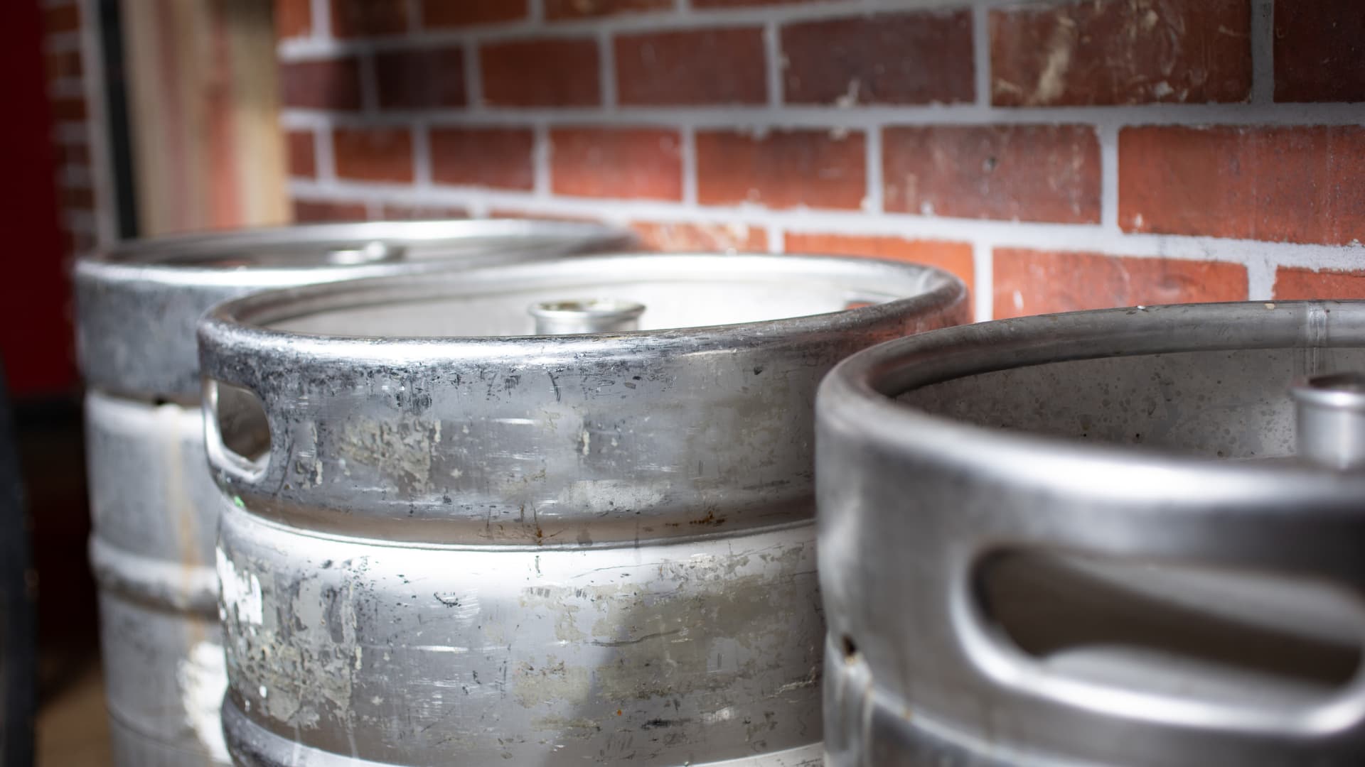 An image of keg racks sitting in a foodservice operation. 